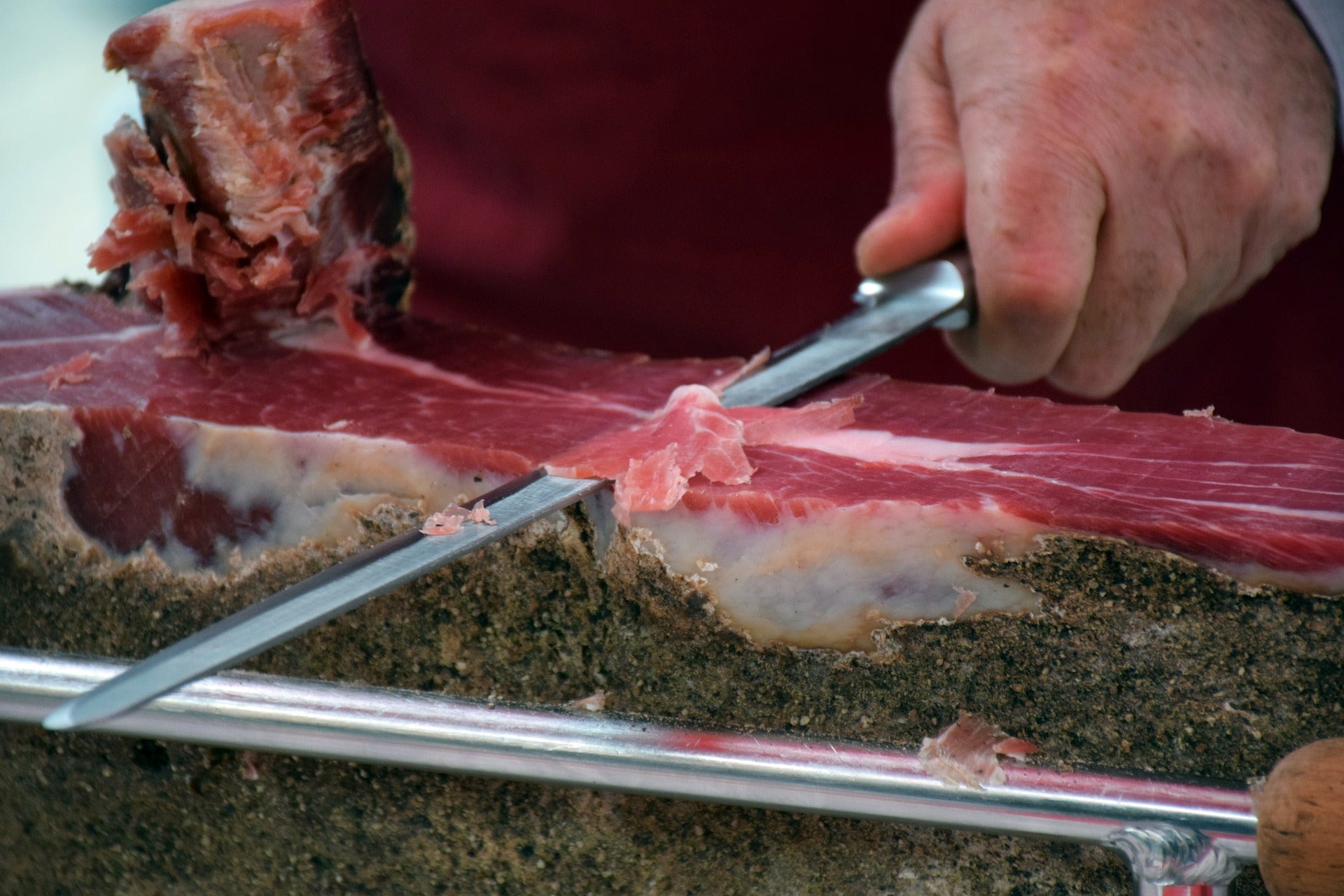 Prosciutto vs Pancetta: The ultimate comparison guide